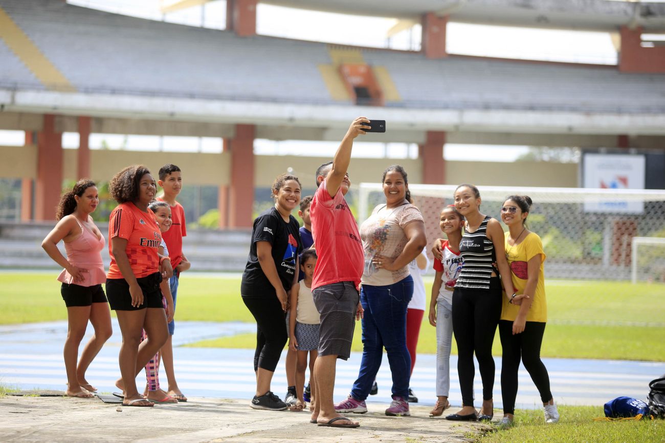 Voluntários se preparam para a festa de abertura do Parazão 2020