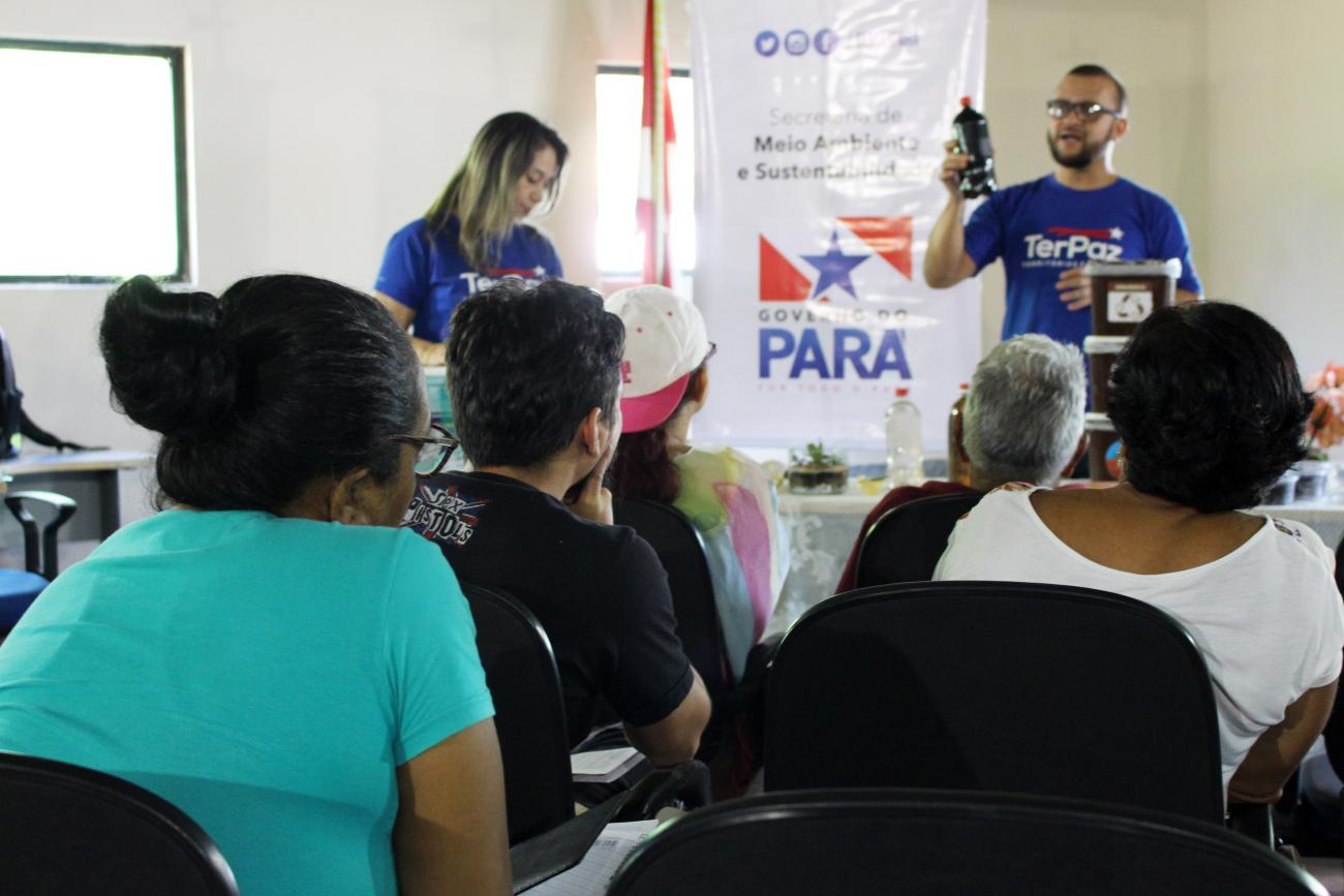 Oficina de compostagem orienta moradores do bairro do Guamá