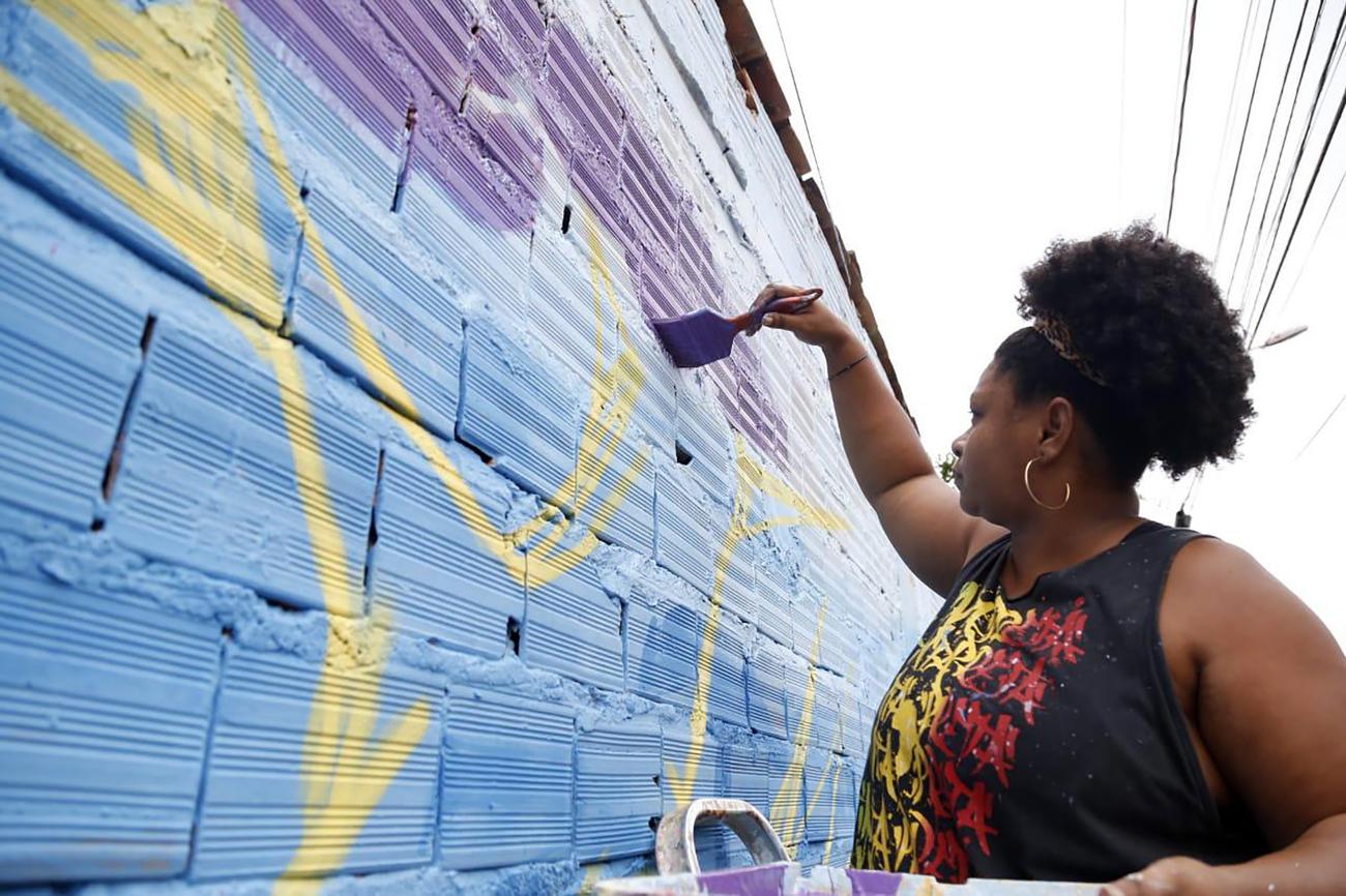 Mulheres do Benguí se empoderam por meio da arte durante ação do TerPaz
