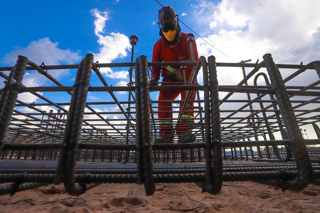 Governo avalia a retomada e o andamento de importantes obras no Estado