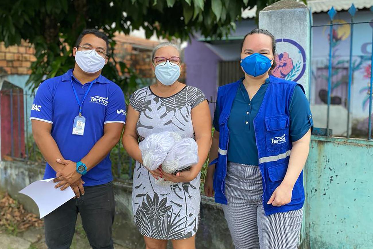 TerPaz entrega 10 mil máscaras da ação 'Costurando a Paz'