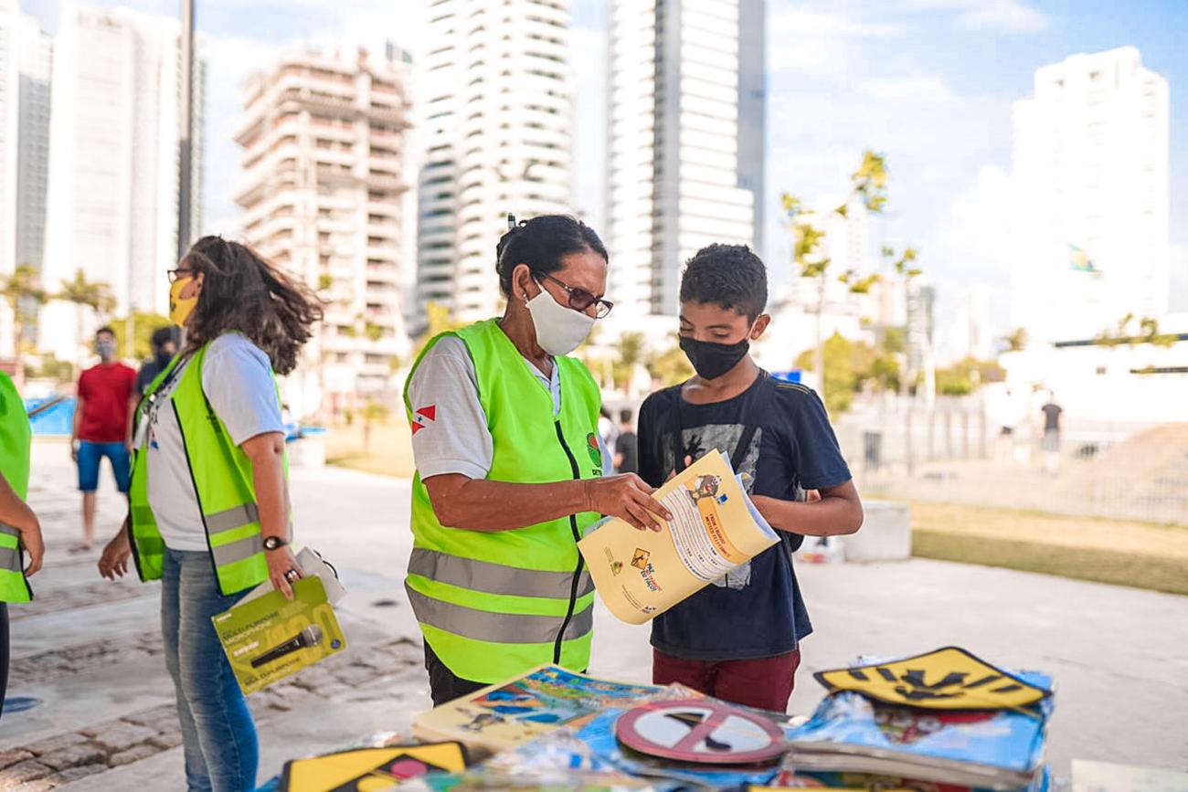 Ação de educação no trânsito movimenta Parque Urbano Belém Porto Futuro